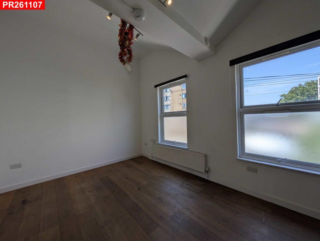 Apartment in Kilburn - View 5