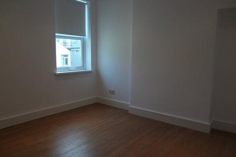 2 bedroom flat to rent, Wellfield Place, Roath, Cardiff, CF24