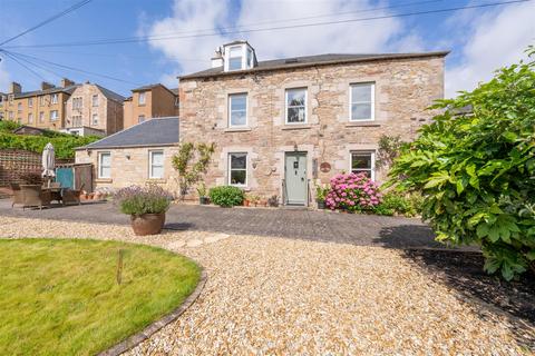 4 bedroom detached house for sale, Abbey Close, Jedburgh TD8