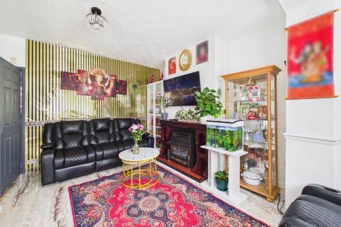 3 bedroom semi-detached house for sale, Wellbank Avenue, Greater Manchester OL6