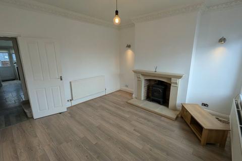 3 bedroom house to rent, Sheffield Road, Birdwell