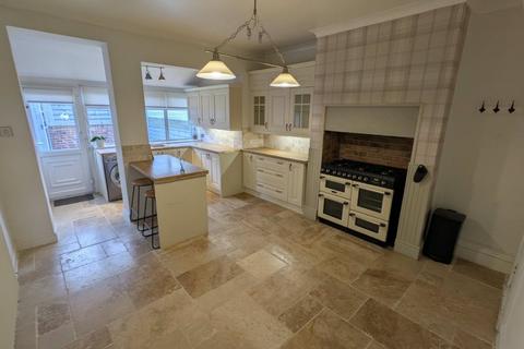 3 bedroom house to rent, Sheffield Road, Birdwell