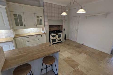 3 bedroom house to rent, Sheffield Road, Birdwell