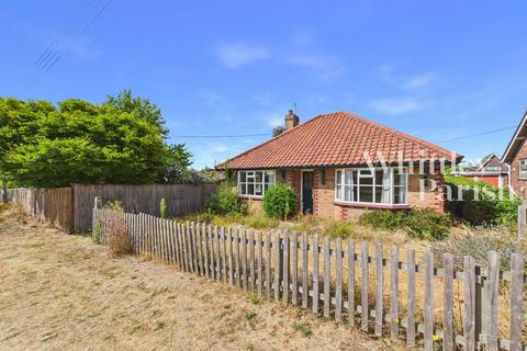 2 bedroom detached bungalow for sale, Pemberton Road, Harleston IP20 9JJ