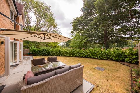 4 bedroom detached house for sale, Taylor Close, Tonbridge