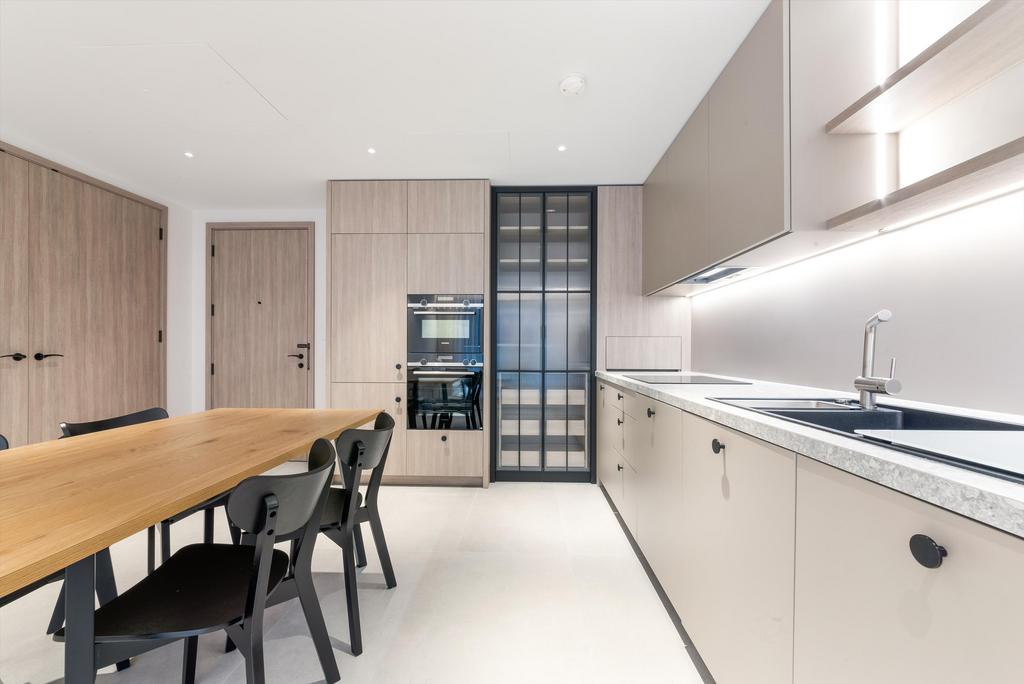 Apartment in London - More