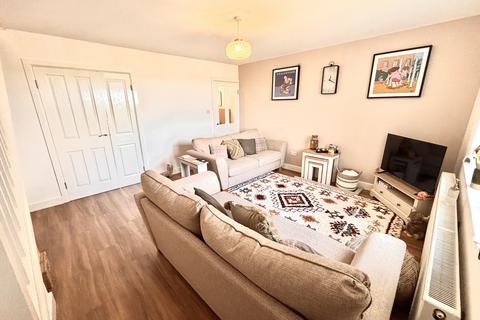 2 bedroom house to rent, Gleadless Mount, Sheffield, S12