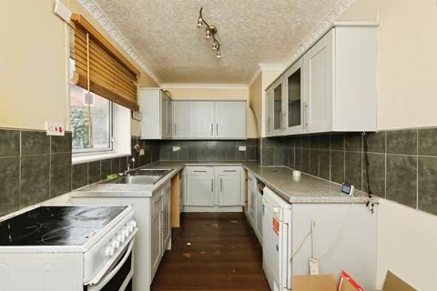 3 bedroom semi-detached house for sale, Suffolk Road, Bircotes, DONCASTER