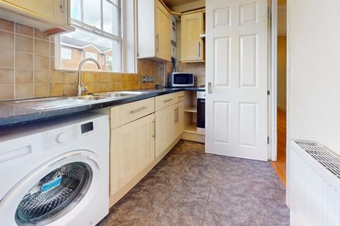2 bedroom flat to rent, Kemsing Road, London, SE10