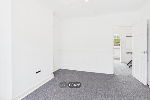2 bedroom terraced house to rent, Linthorpe Grove, Willerby, Hull, HU10 6SB