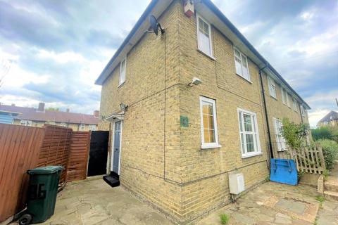 3 bedroom terraced house to rent, Bentworth Road, London, W12