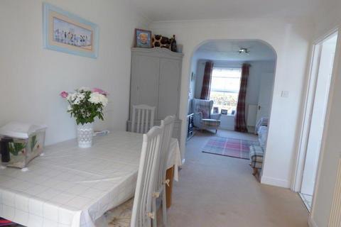 3 bedroom detached house to rent, Camelia Close, Littlehampton BN17