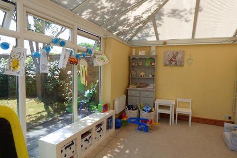 3 bedroom detached house to rent, Camelia Close, Littlehampton BN17