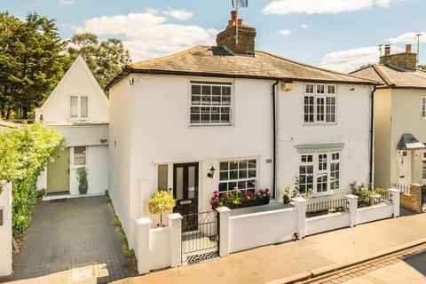 Second Cross Road, Twickenham TW2