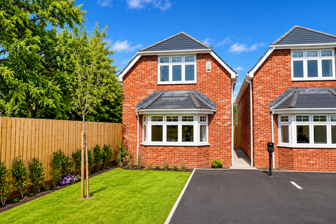 2 bedroom detached house for sale, Cynthia Road, Poole