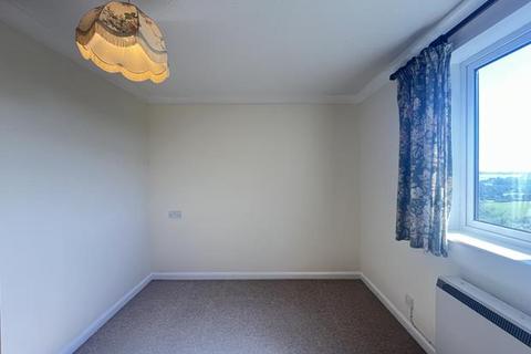 2 bedroom ground floor flat to rent, 23 Tavistock Road, Launceston PL15