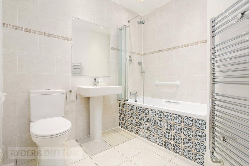 En-Suite Bathroom