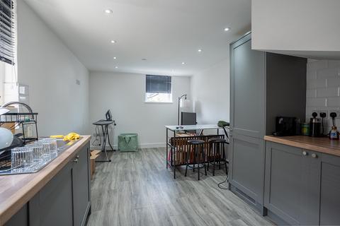 2 bedroom flat to rent, Beda Road, Cardiff