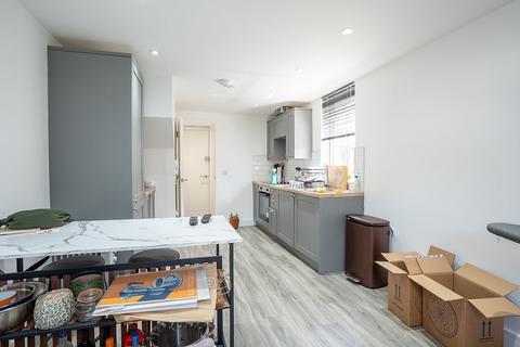 2 bedroom flat to rent, Beda Road, Cardiff