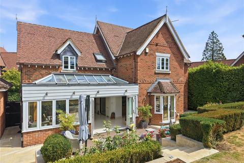 4 bedroom detached house for sale, Maple Avenue, Bishop's Stortford, Hertfordshire, CM23