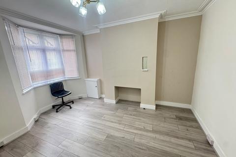 3 bedroom semi-detached house to rent, WINDSOR, SL4