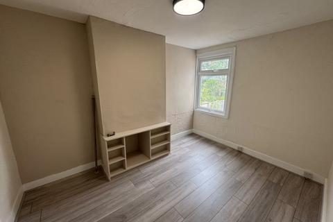 3 bedroom semi-detached house to rent, WINDSOR, SL4