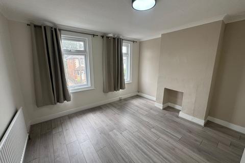 3 bedroom semi-detached house to rent, WINDSOR, SL4