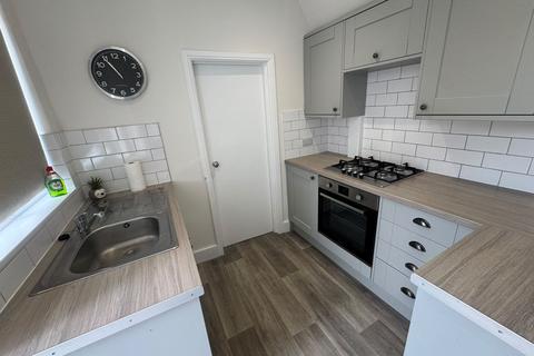 3 bedroom semi-detached house to rent, WINDSOR, SL4
