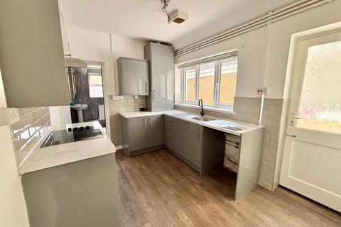 3 bedroom end of terrace house to rent, Oakfield Street, Pontarddulais, Swansea