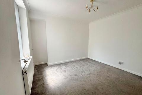 3 bedroom end of terrace house to rent, Oakfield Street, Pontarddulais, Swansea