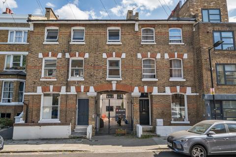 2 bedroom apartment for sale, Gautrey Road, London