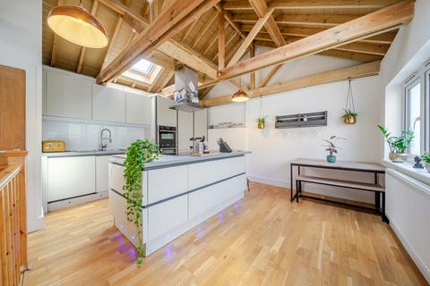 2 bedroom apartment for sale, Gautrey Road, London