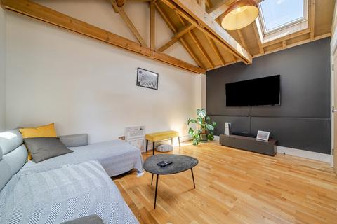 2 bedroom apartment for sale, Gautrey Road, London