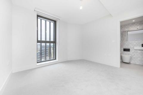 2 bedroom flat to rent, Coombe Road, Kingston Upon Thames KT2