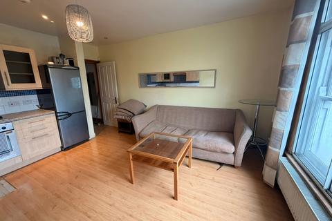 1 bedroom flat to rent, London, SW9