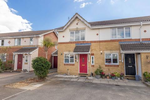2 bedroom end of terrace house for sale, Molyns Mews, Cippenham SL1