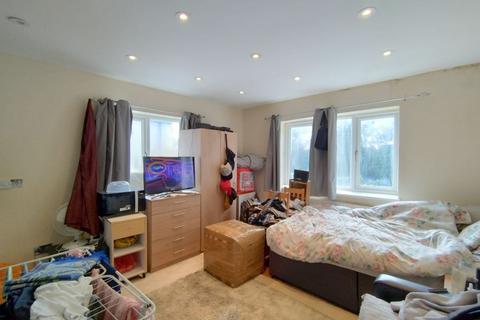 undefined, Flat 2, 201 Waldegrave Road, Teddington, Richmond upon Thames, TW11 8LX