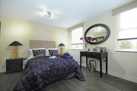 3 bedroom apartment to rent, St. Johns Wood Park, London, NW8