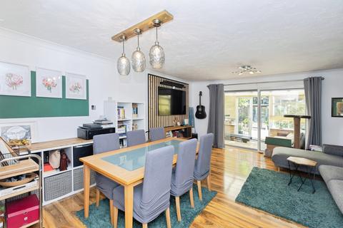 3 bedroom end of terrace house for sale, Keel Close, Barking, London, IG11