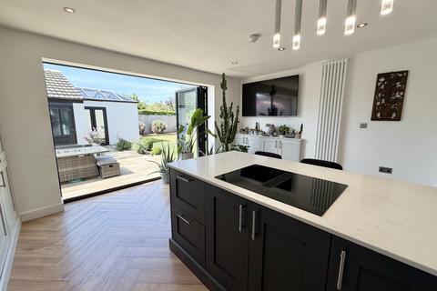 3 bedroom bungalow for sale, Brockway, Poulton-Le-Fylde FY6