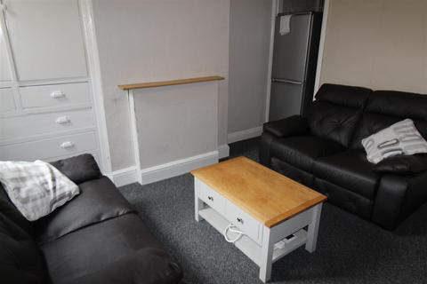 4 bedroom terraced house to rent, Monks Road, Coventry