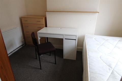 4 bedroom terraced house to rent, Monks Road, Coventry