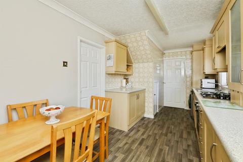 3 bedroom semi-detached house for sale, Masefield Place, Worksop