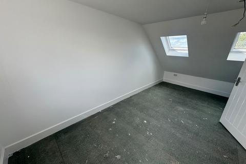 3 bedroom maisonette to rent, Tilney Road, UB2