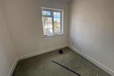 3 bedroom maisonette to rent, Tilney Road, UB2