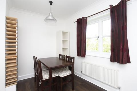 2 bedroom flat to rent, Alexandra Road, Swiss Cottage, London, NW8