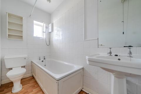 undefined, Second Floor Flat, St. Johns Square, Wakefield, West Yorkshire
