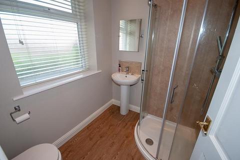 2 bedroom house to rent, London Road, Buxton