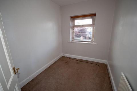 2 bedroom house to rent, London Road, Buxton