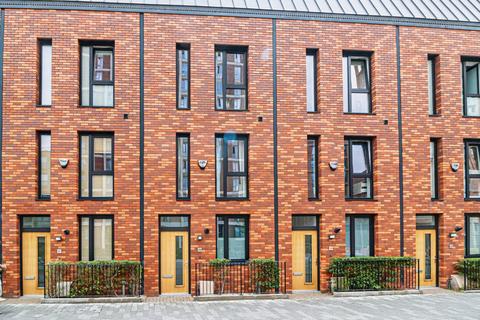 3 bedroom terraced house for sale, Oldfield Road, Salford M5